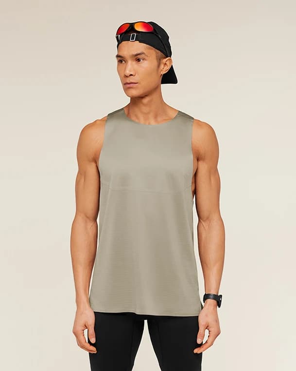Running Elite Tank in Linen Brown